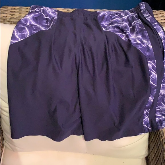 Under armor gym shorts size large - Picture 3 of 4